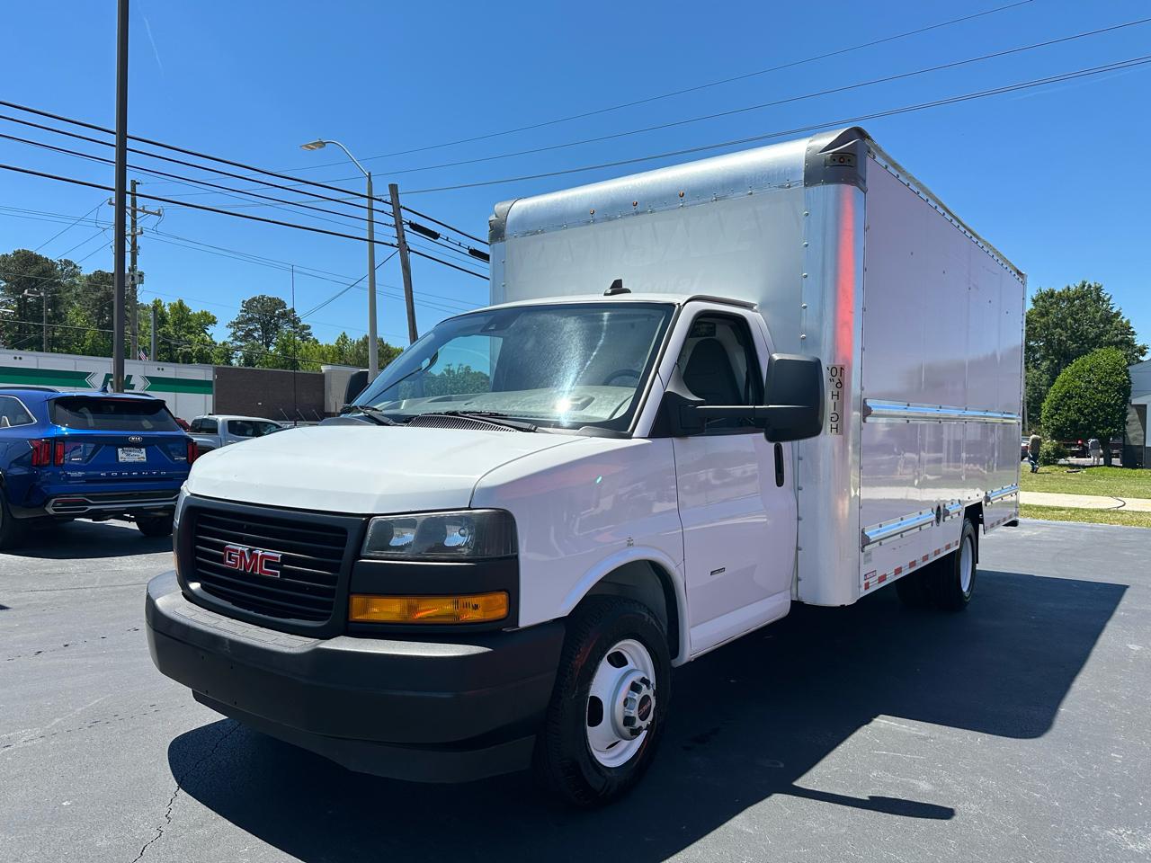 GMC Savana Commercial Cutaway 3500 Van 177" 2021