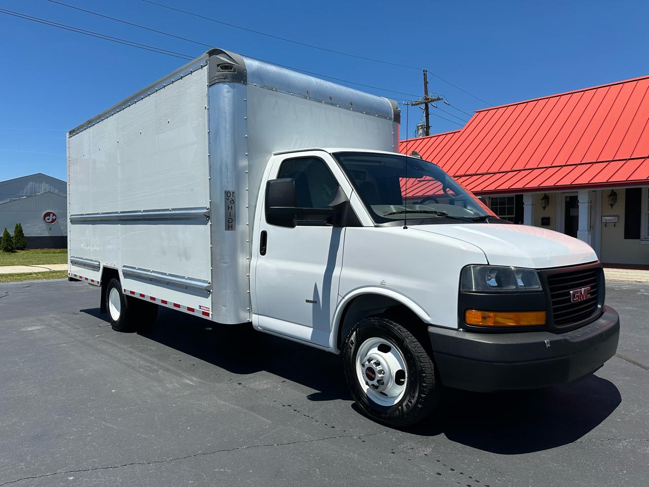 GMC Savana Commercial Cutaway 3500 Van 177" 2021
