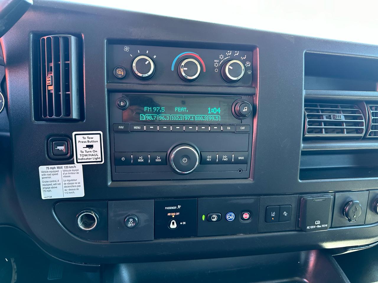 GMC Savana Commercial Cutaway 3500 Van 177" 2021