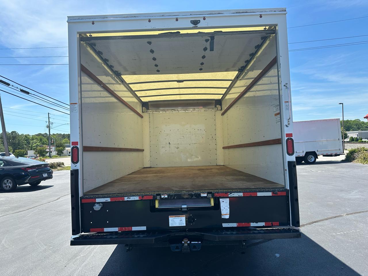 GMC Savana Commercial Cutaway 3500 Van 177" 2021