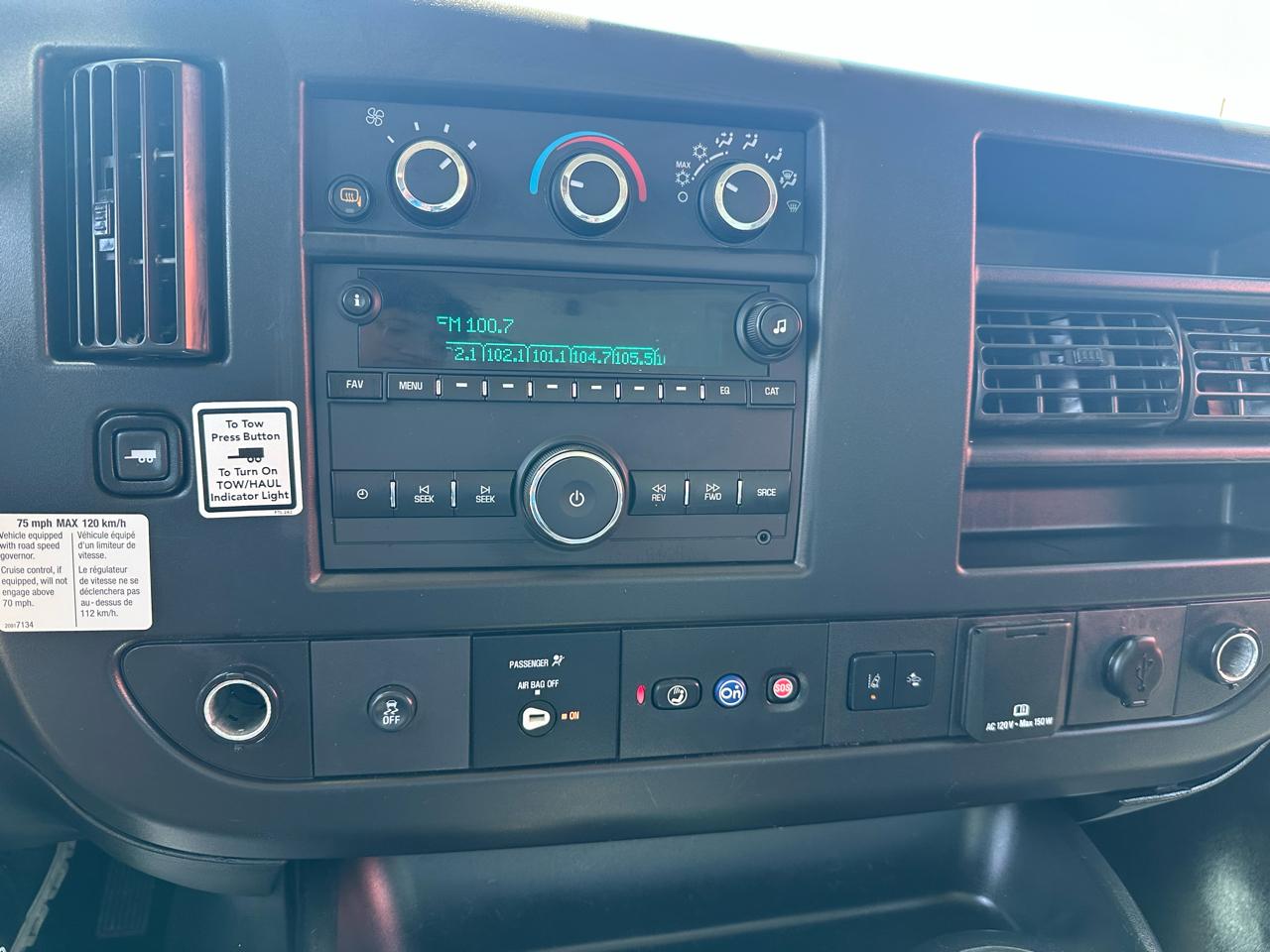 GMC Savana Commercial Cutaway 3500 Van 177" 2021