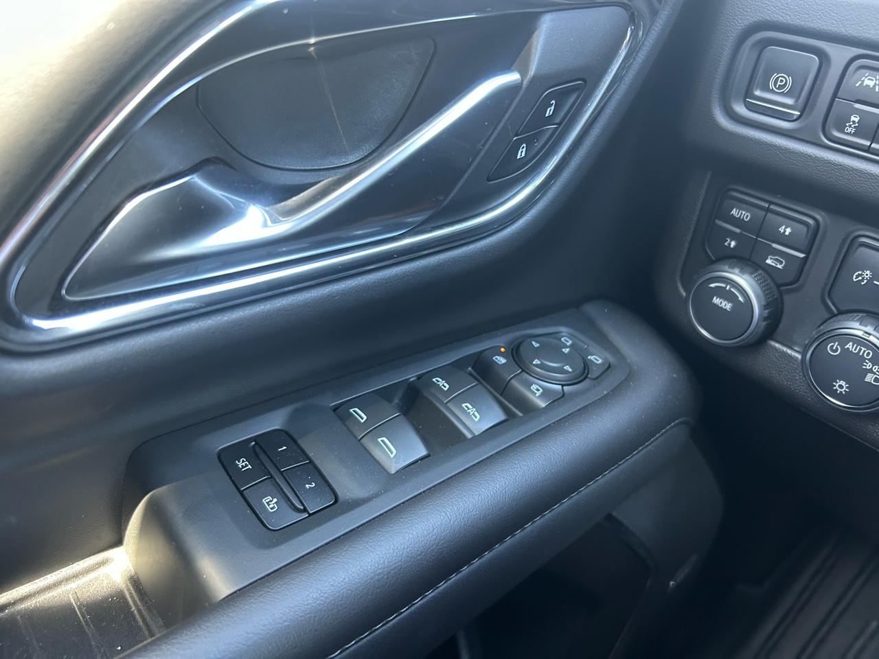 Chevrolet Tahoe 4WD 4dr LT 2022