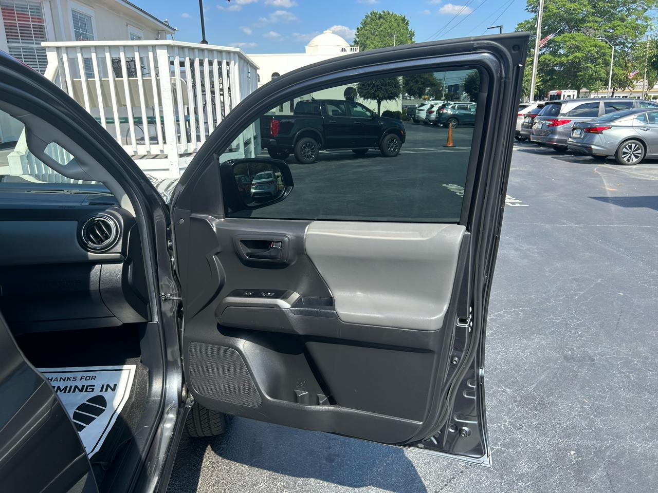 Toyota Tacoma SR5 V6 2023