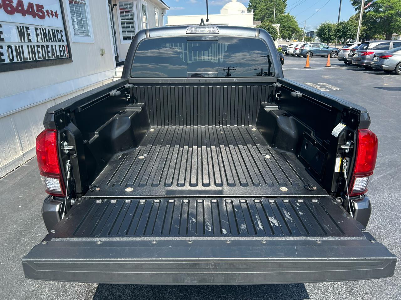 Toyota Tacoma SR5 V6 2023