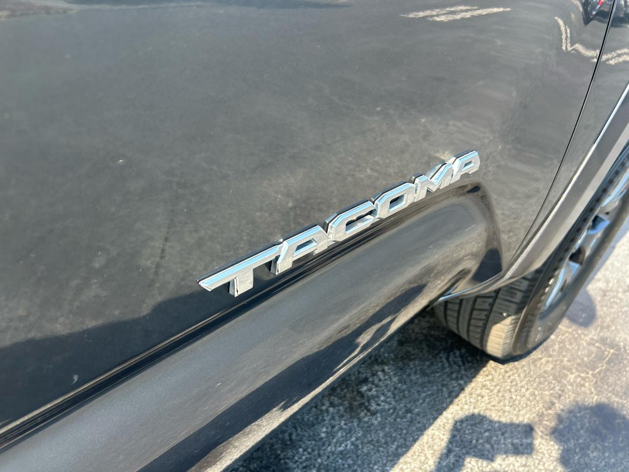 Toyota Tacoma SR5 V6 2023