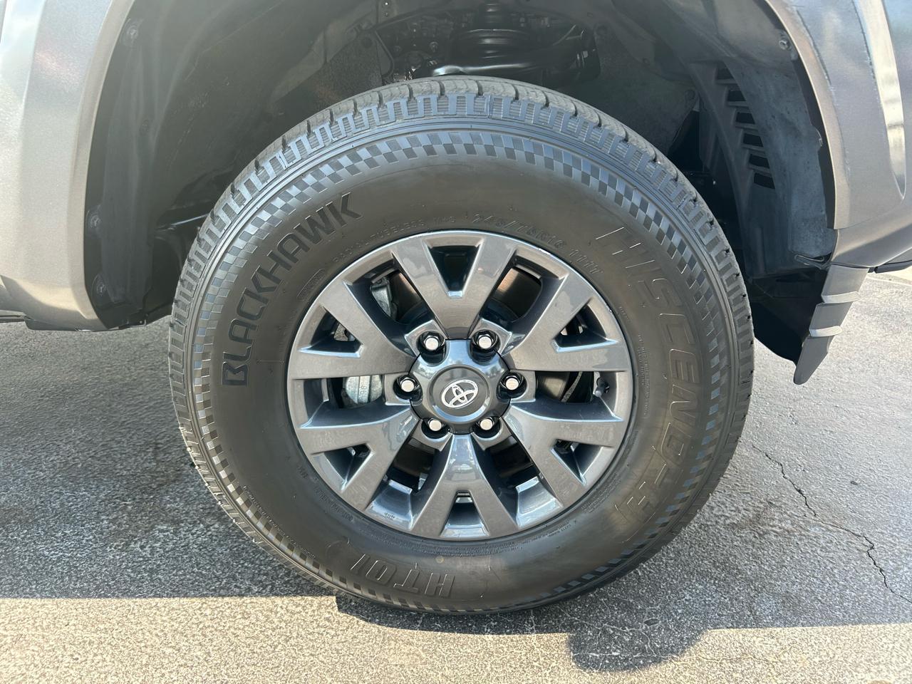 Toyota Tacoma SR5 V6 2023