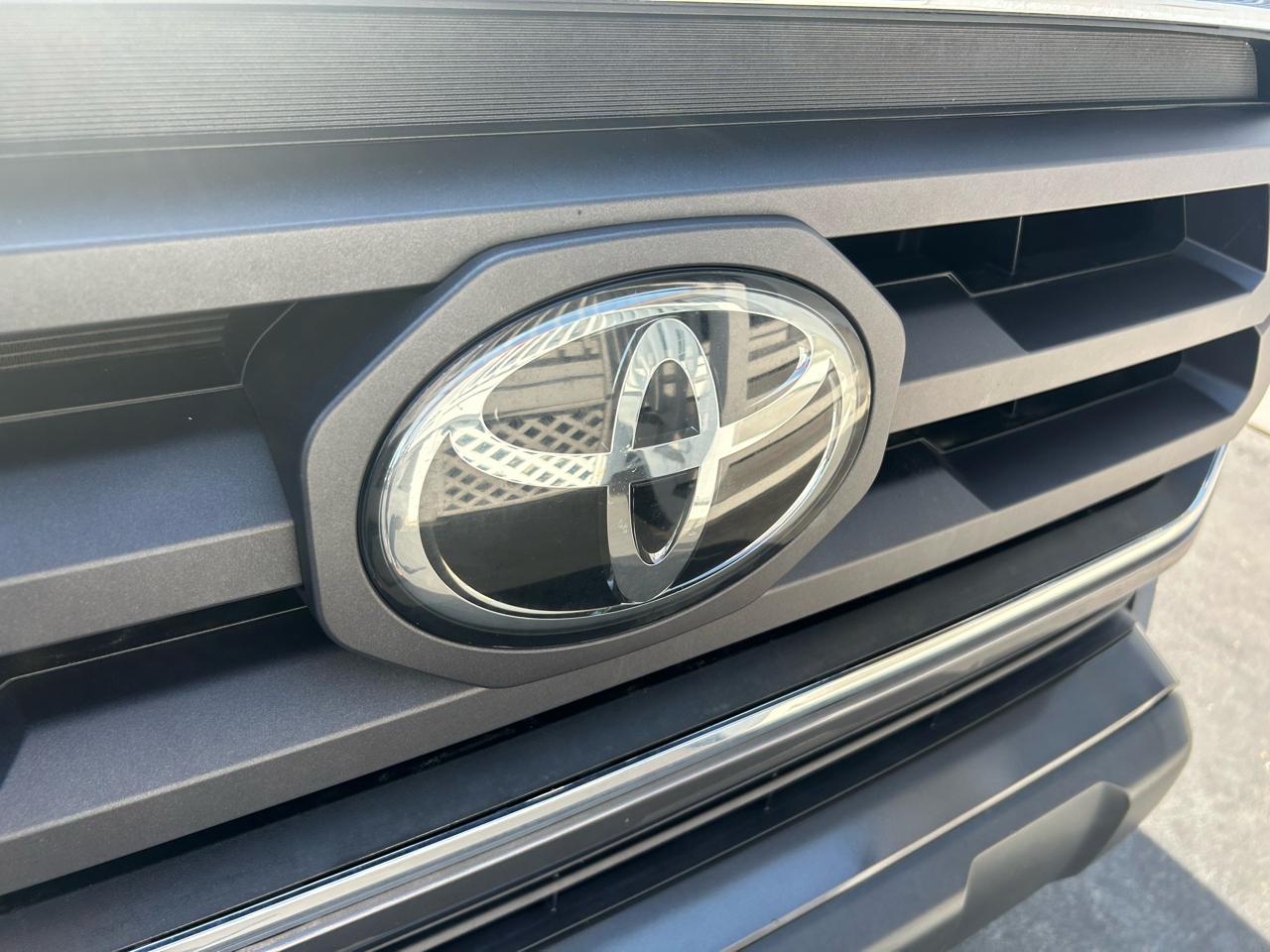 Toyota Tacoma SR5 V6 2023