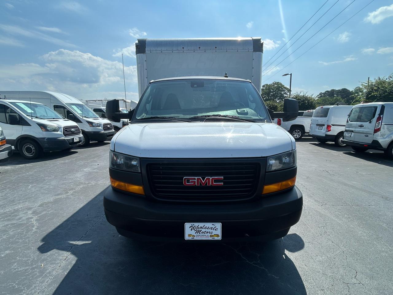 GMC Savana Commercial Cutaway 3500 Van 177" 2021