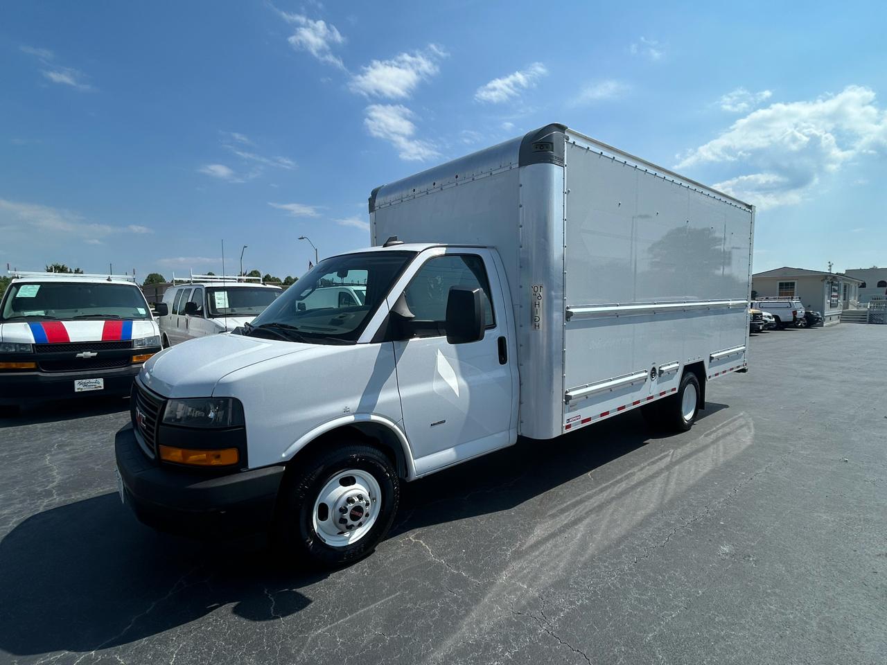 GMC Savana Commercial Cutaway 3500 Van 177" 2021