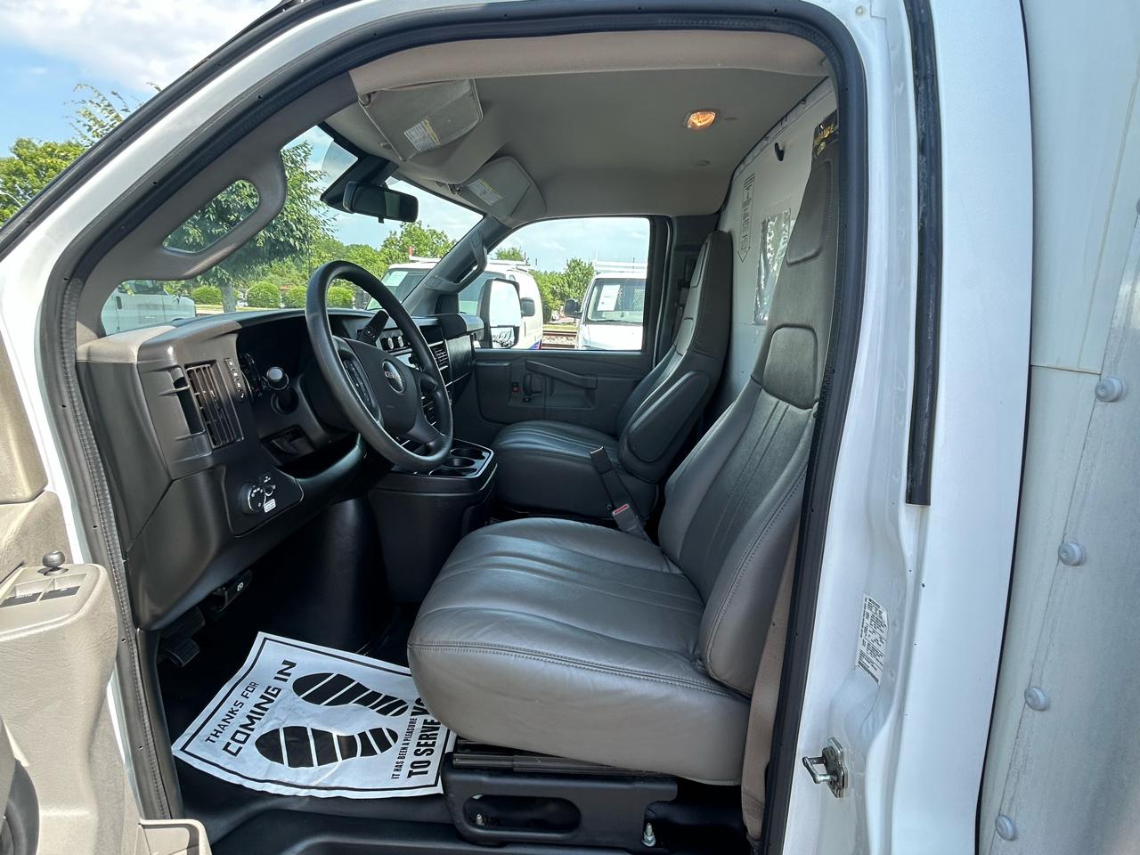 GMC Savana Commercial Cutaway 3500 Van 177" 2021