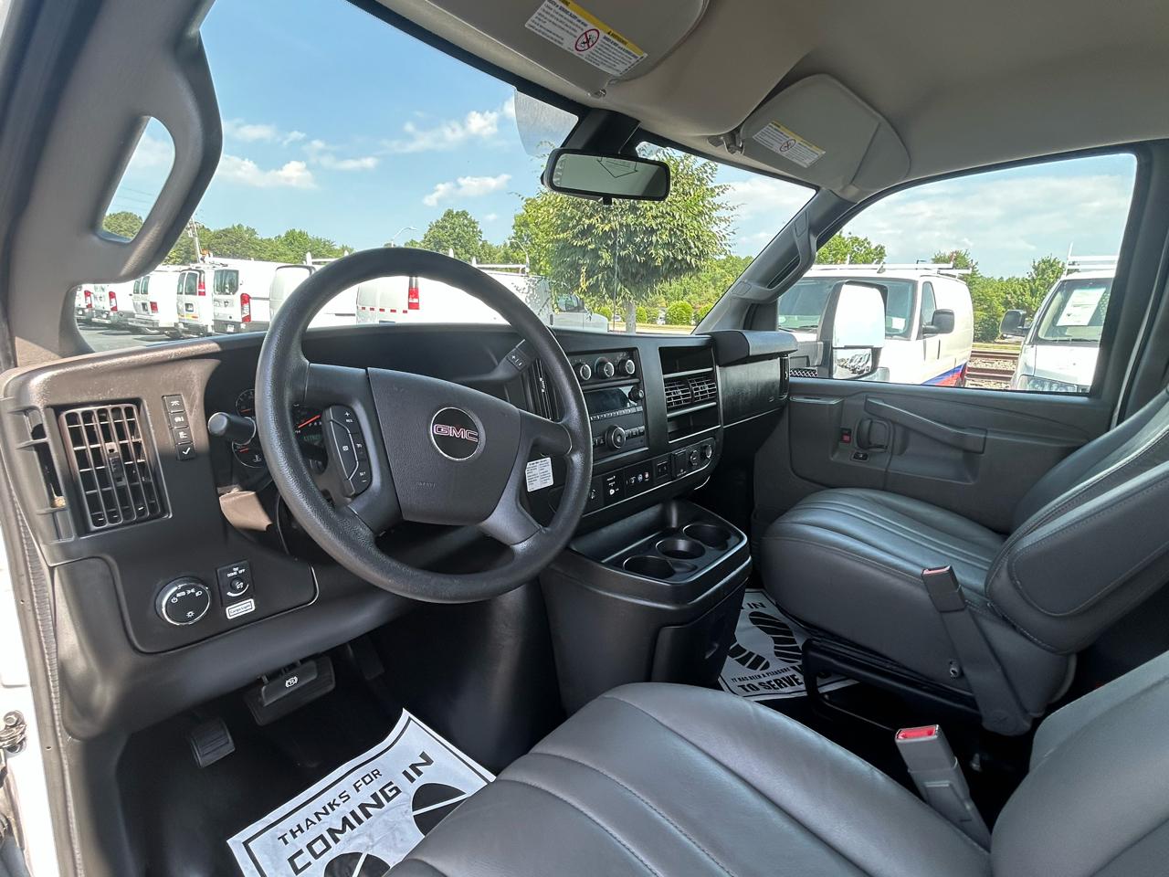 GMC Savana Commercial Cutaway 3500 Van 177" 2021