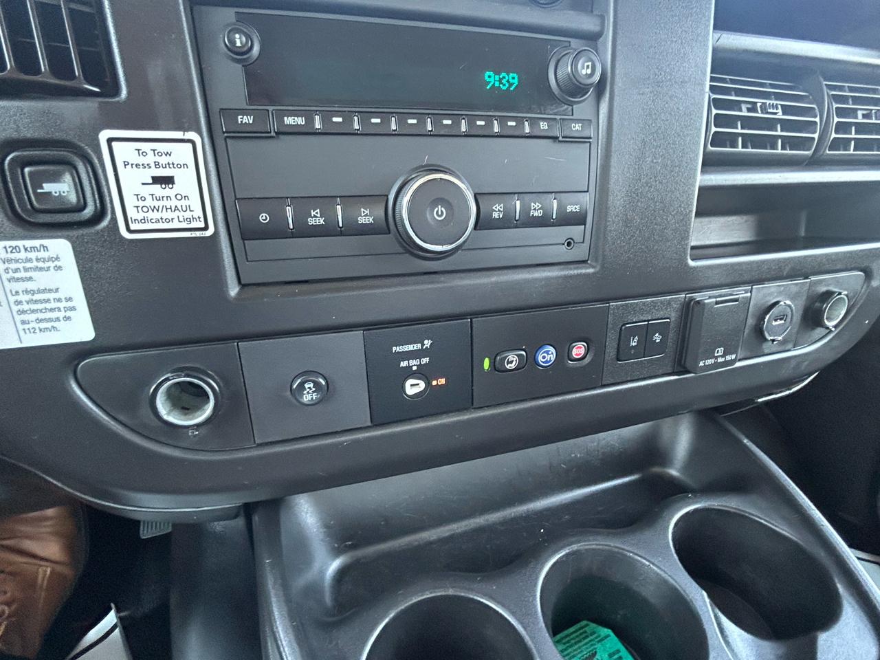 GMC Savana Commercial Cutaway 3500 Van 177" 2021