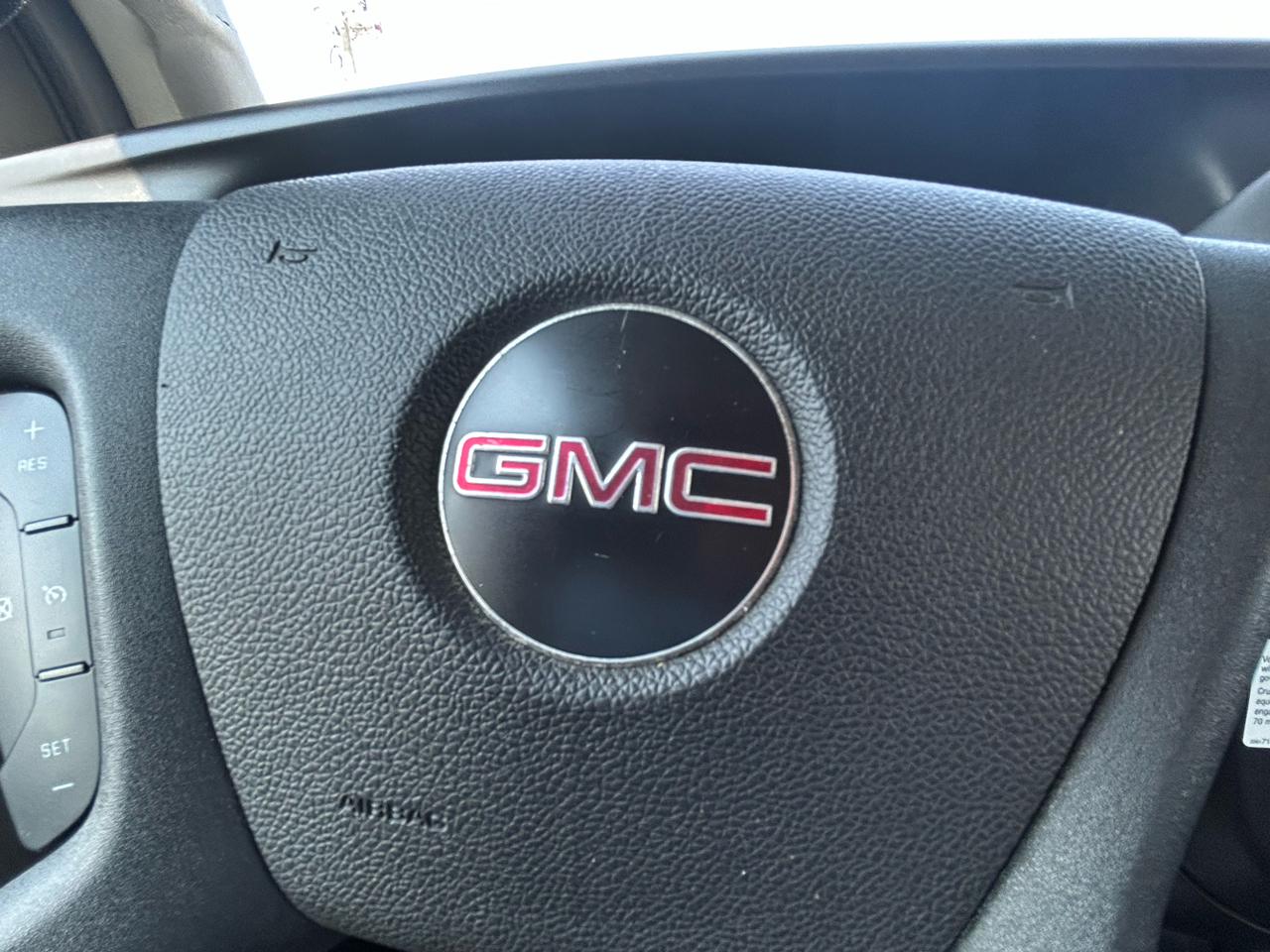 GMC Savana Commercial Cutaway 3500 Van 177" 2021