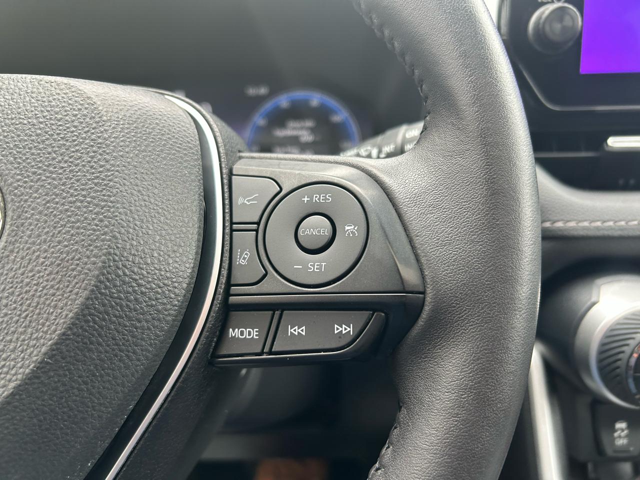 Toyota RAV4 Hybrid Limited AWD (Natl) 2023