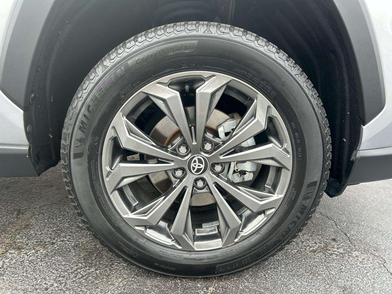 Toyota RAV4 Hybrid Limited AWD (Natl) 2023