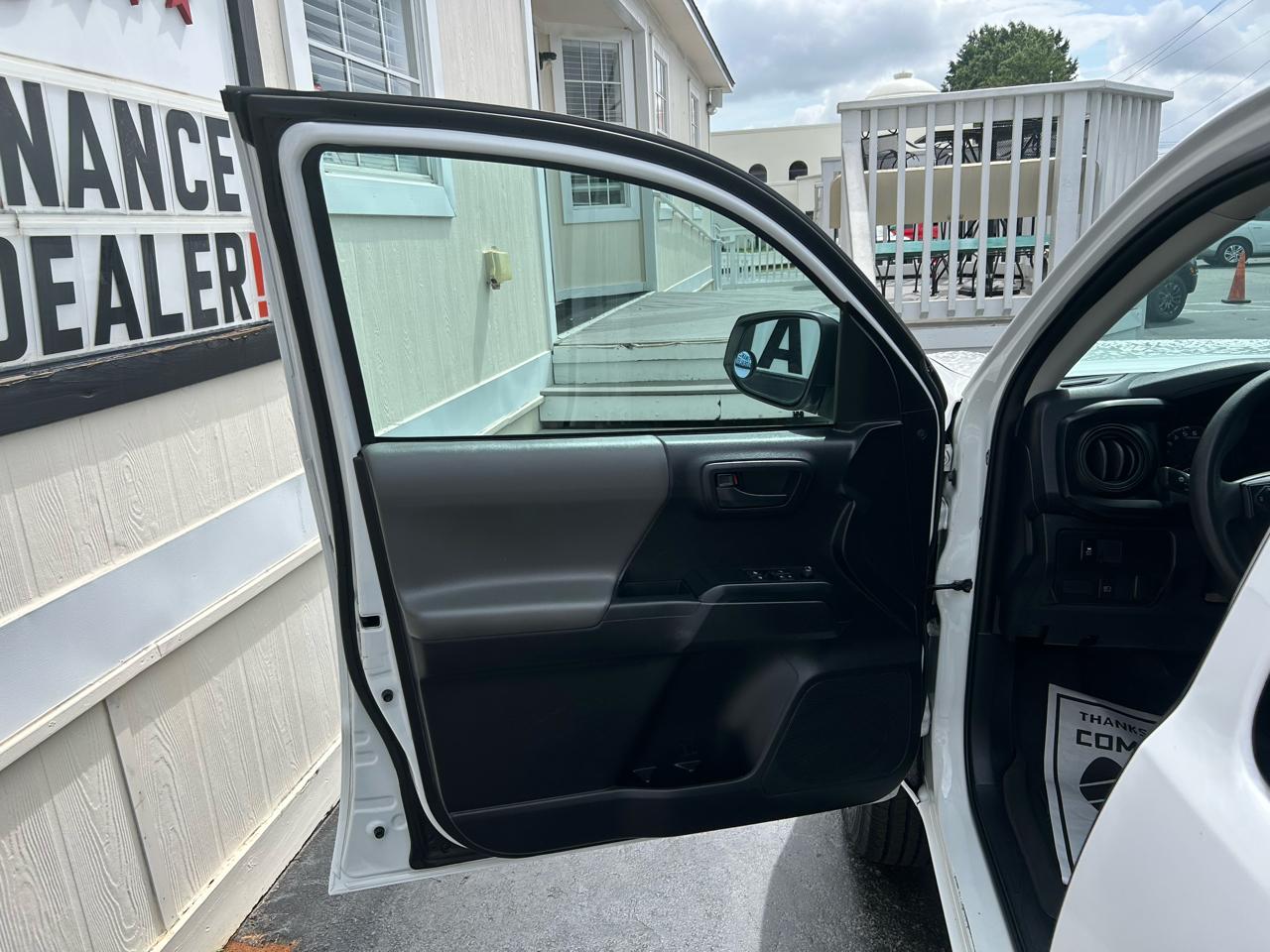 Toyota Tacoma 2WD SR Access Cab 6' Bed I4 AT (Natl) 2020