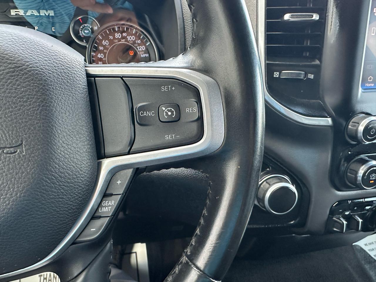 RAM 1500 Big Horn 4x2 Quad Cab 6'4" Box 2022