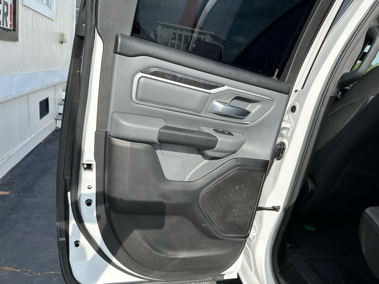 RAM 1500 Big Horn 4x2 Quad Cab 6'4" Box 2022