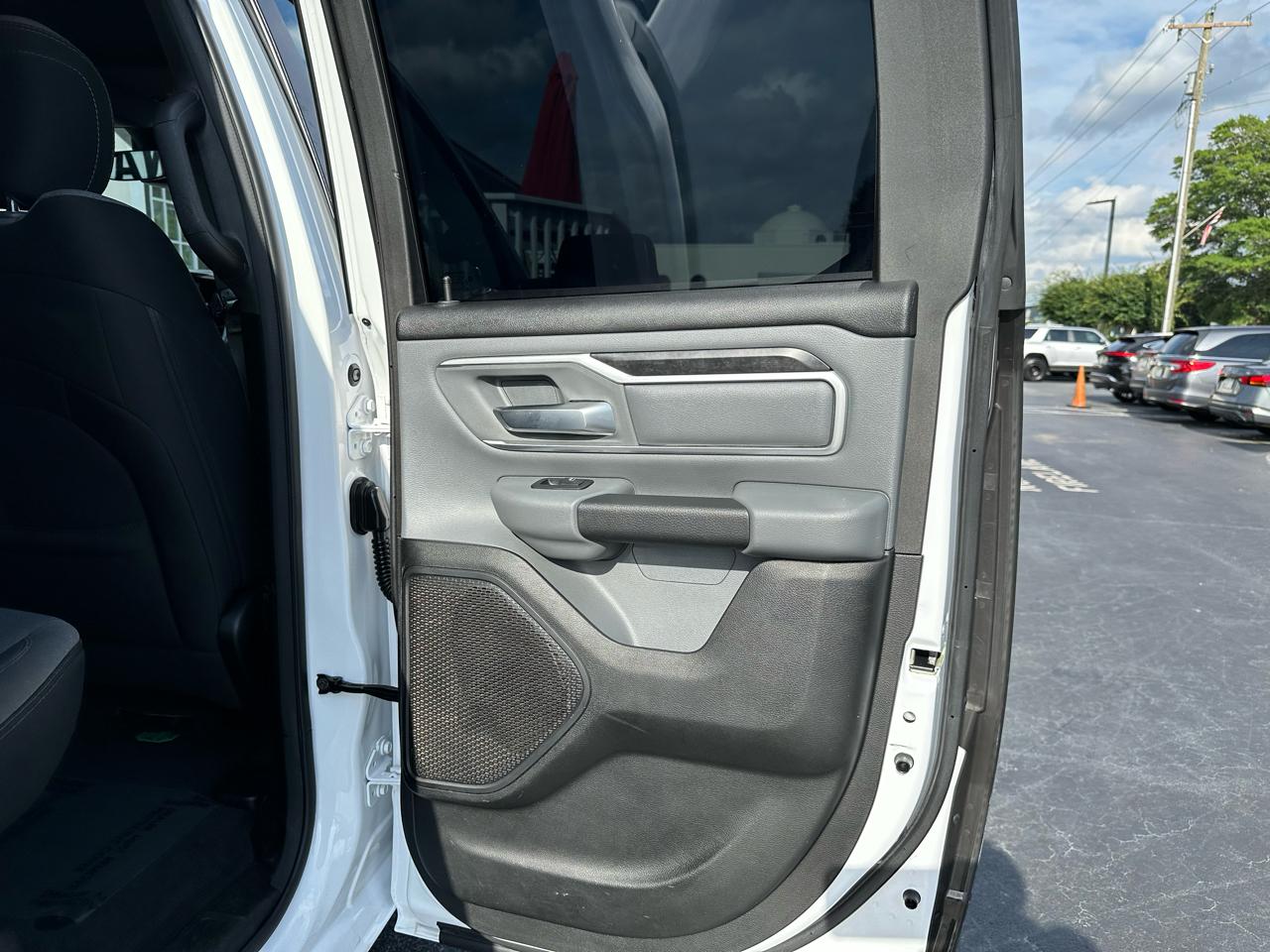 RAM 1500 Big Horn 4x2 Quad Cab 6'4" Box 2022