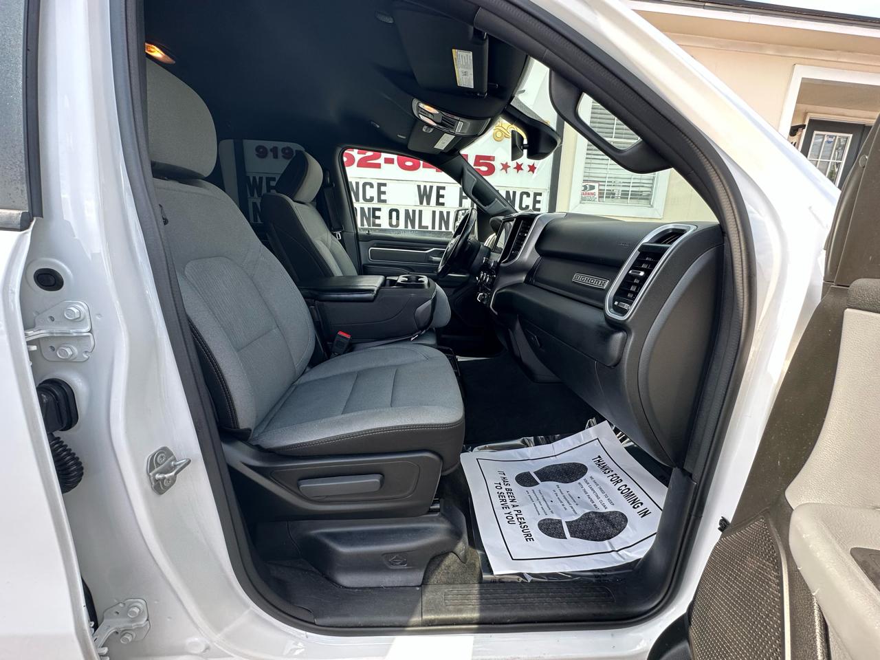 RAM 1500 Big Horn 4x2 Quad Cab 6'4" Box 2022