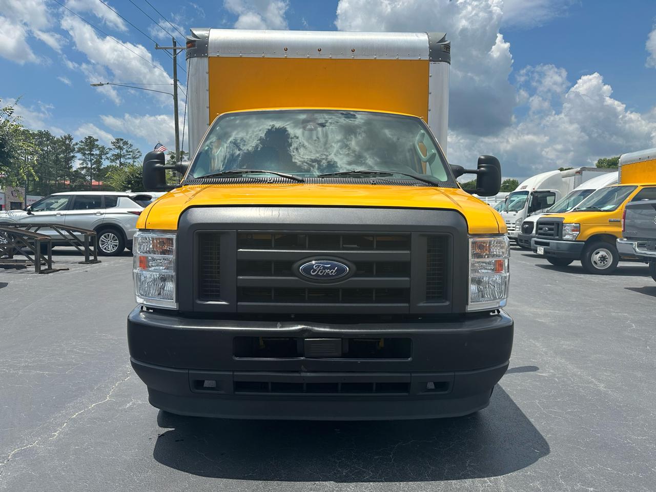 Ford E-Series Cutaway E-350 SRW 138" WB 2022