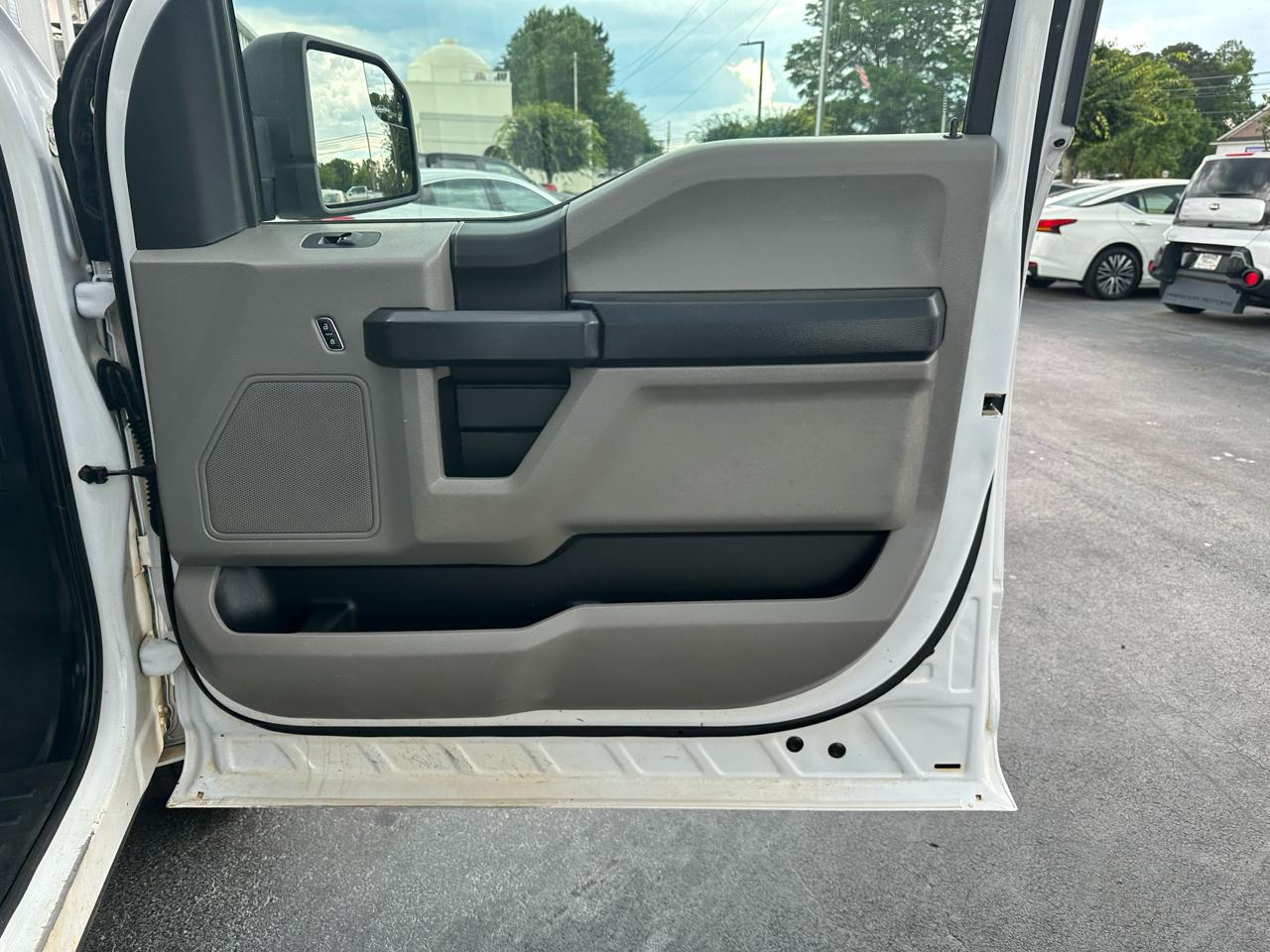 Ford F-150 XLT 4WD Reg Cab 8' Box 2020