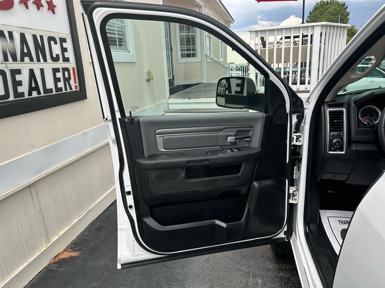 RAM 1500 Classic SLT 4x4 Crew Cab 5'7" Box 2021