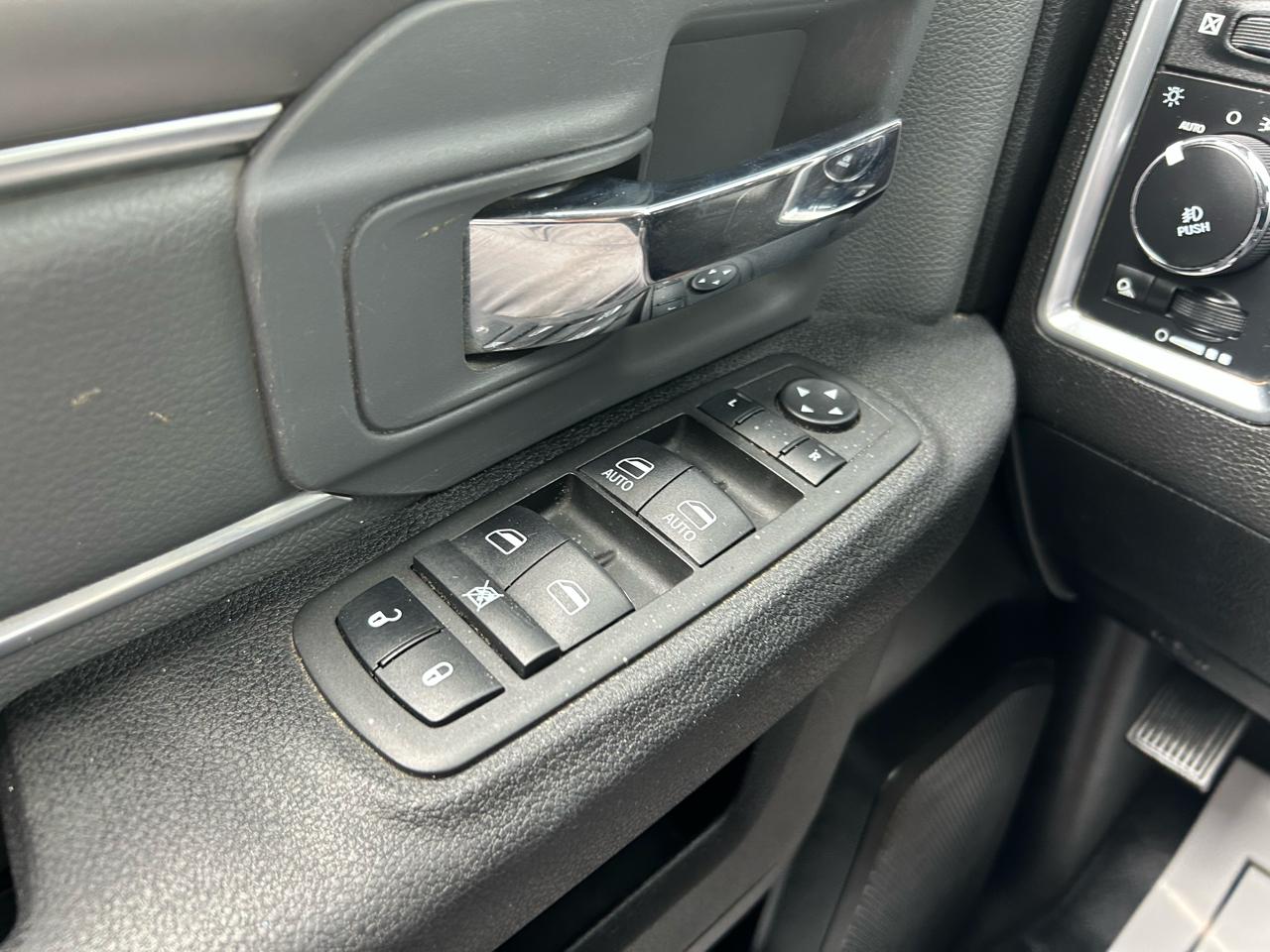 RAM 1500 Classic SLT 4x4 Crew Cab 5'7" Box 2021