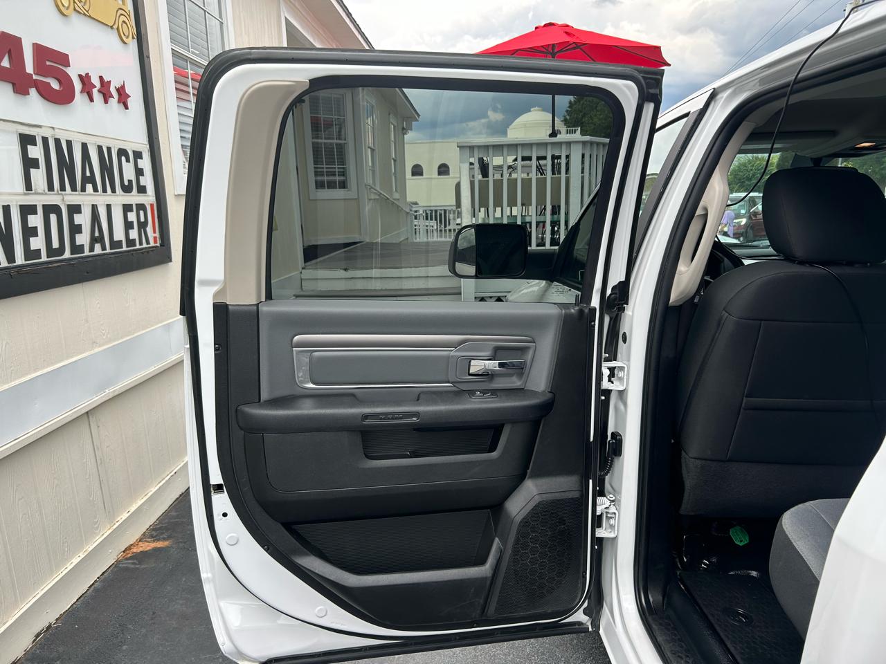 RAM 1500 Classic SLT 4x4 Crew Cab 5'7" Box 2021