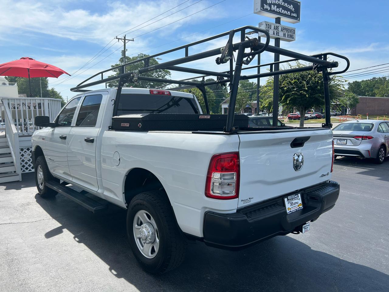 RAM 2500 Tradesman 4x4 Crew Cab 6'4" Box 2022