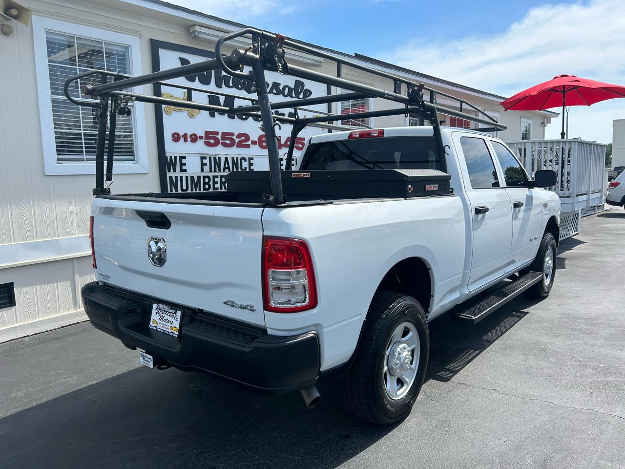 RAM 2500 Tradesman 4x4 Crew Cab 6'4" Box 2022