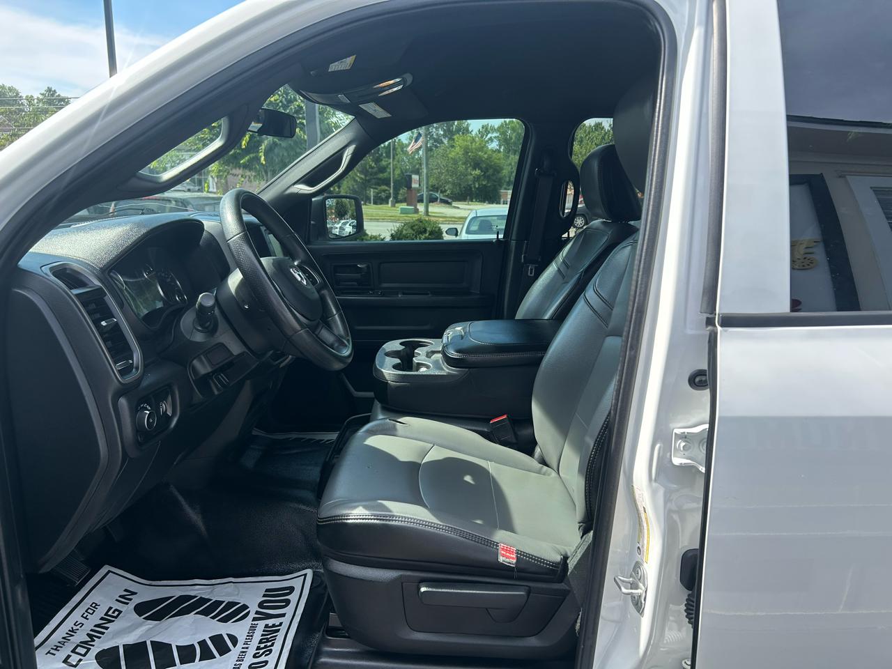 RAM 2500 Tradesman 4x4 Crew Cab 6'4" Box 2022