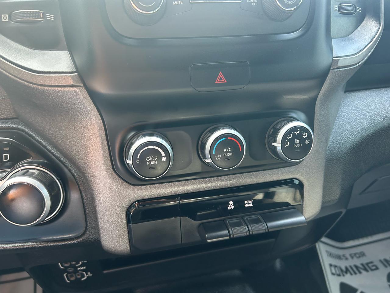 RAM 2500 Tradesman 4x4 Crew Cab 6'4" Box 2022