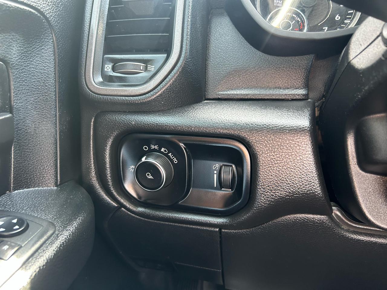 RAM 2500 Tradesman 4x4 Crew Cab 6'4" Box 2022
