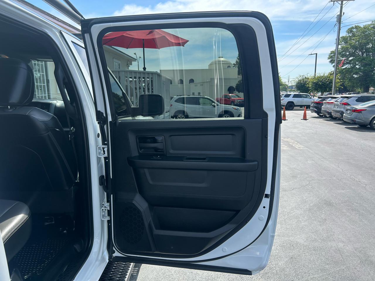 RAM 2500 Tradesman 4x4 Crew Cab 6'4" Box 2022