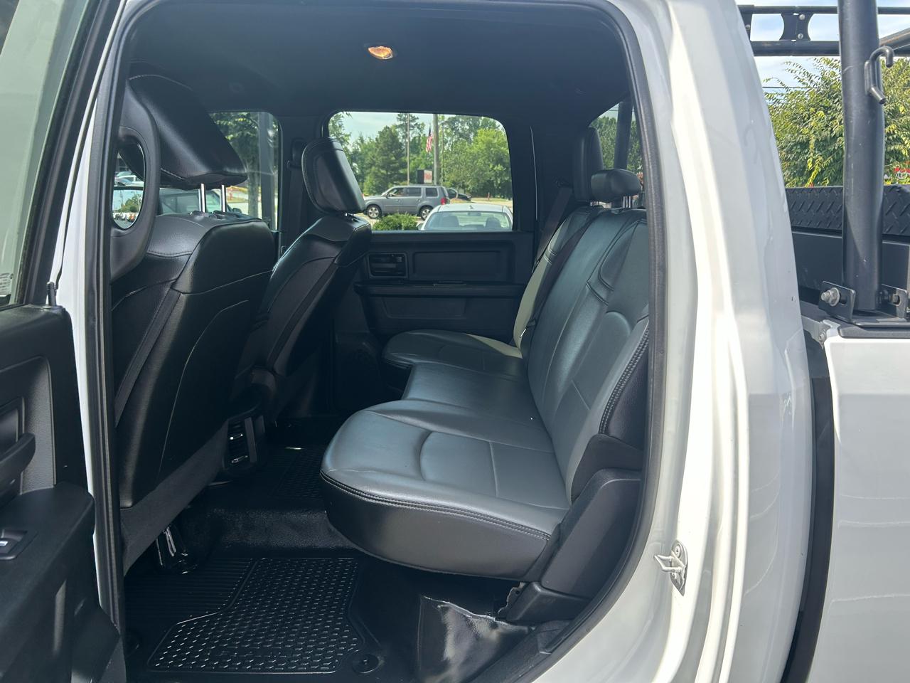 RAM 2500 Tradesman 4x4 Crew Cab 6'4" Box 2022