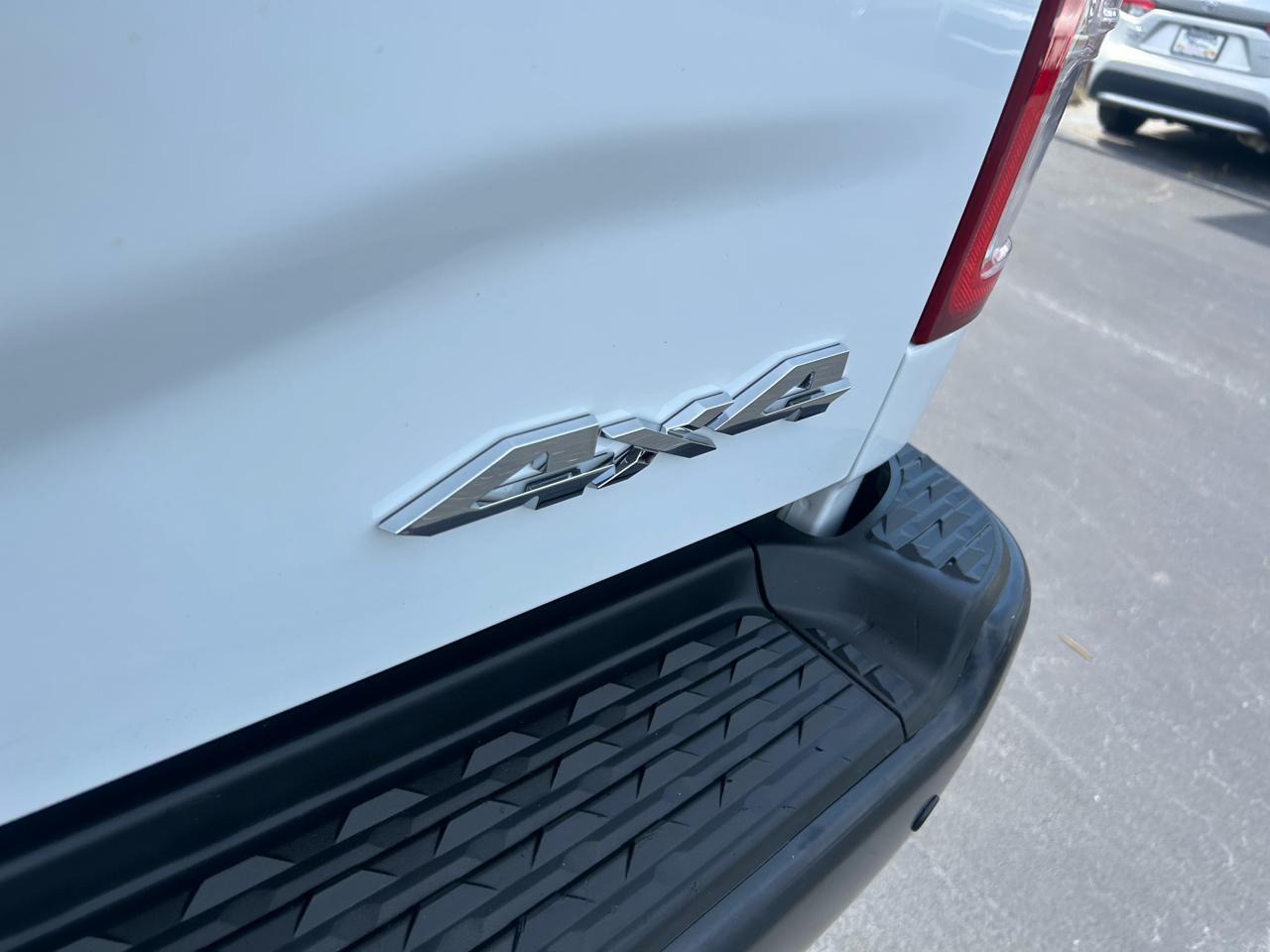 RAM 2500 Tradesman 4x4 Crew Cab 6'4" Box 2022