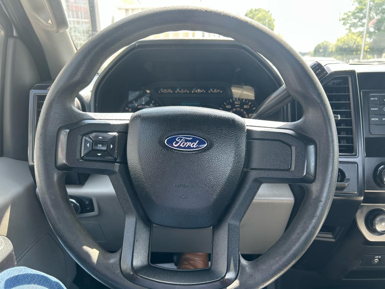 Ford F-150 XL 2WD Reg Cab 6.5' Box 2017