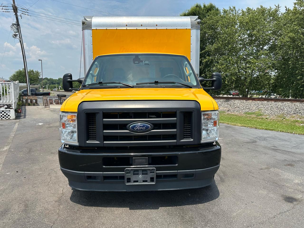 Ford E-Series Cutaway E-350 SRW 138" WB 2022