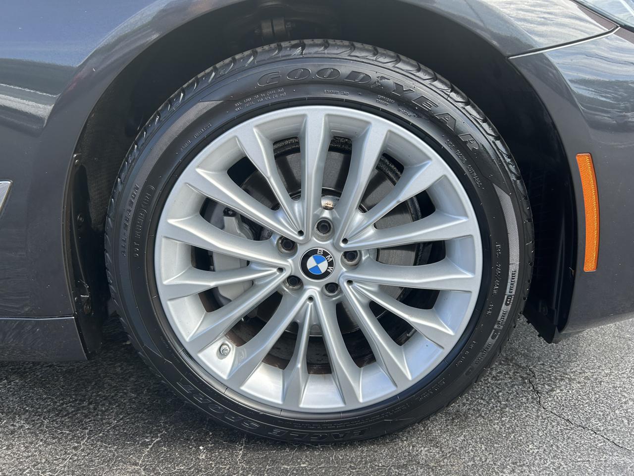 BMW 5 Series 530i xDrive Sedan 2022