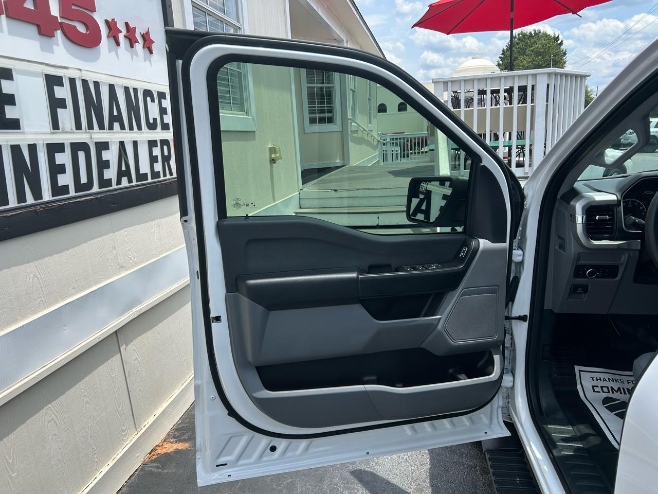 Ford F-150 XL 4WD SuperCrew 5.5' Box 2023