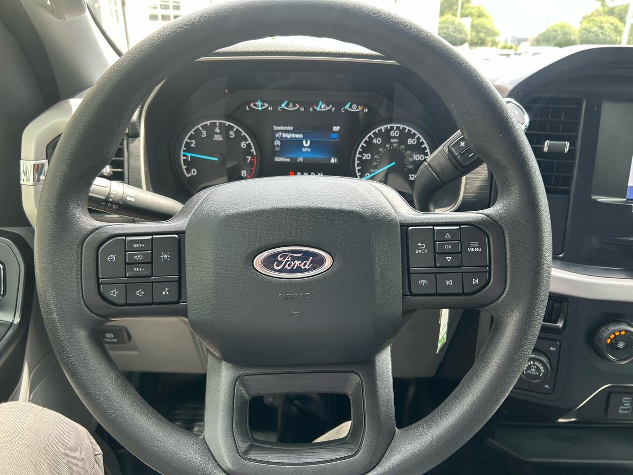 Ford F-150 XL 4WD SuperCrew 5.5' Box 2023