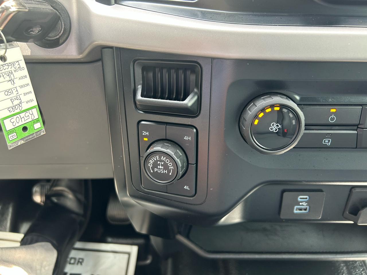 Ford F-150 XL 4WD SuperCrew 5.5' Box 2023
