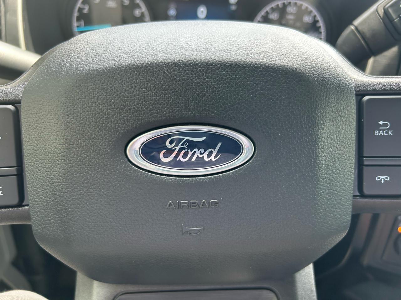 Ford F-150 XL 4WD SuperCrew 5.5' Box 2023