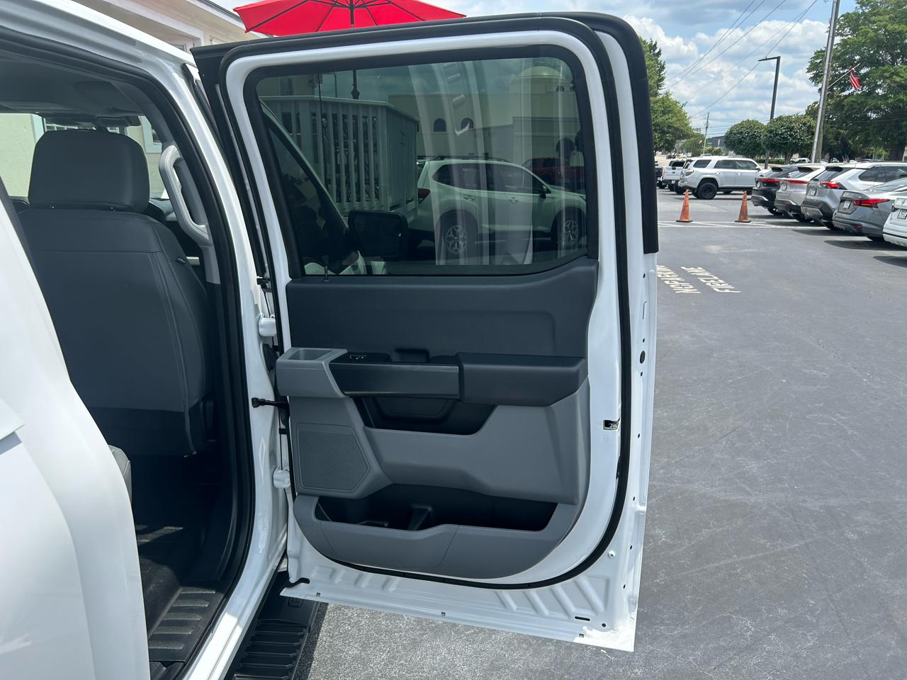 Ford F-150 XL 4WD SuperCrew 5.5' Box 2023