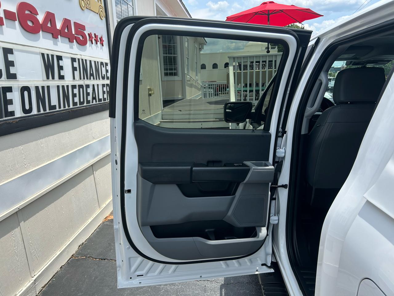 Ford F-150 XL 4WD SuperCrew 5.5' Box 2023