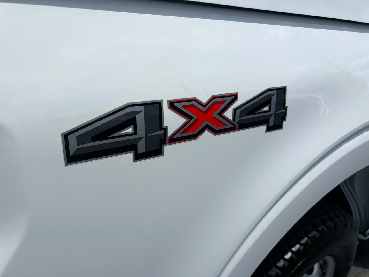 Ford F-150 XL 4WD SuperCrew 5.5' Box 2023