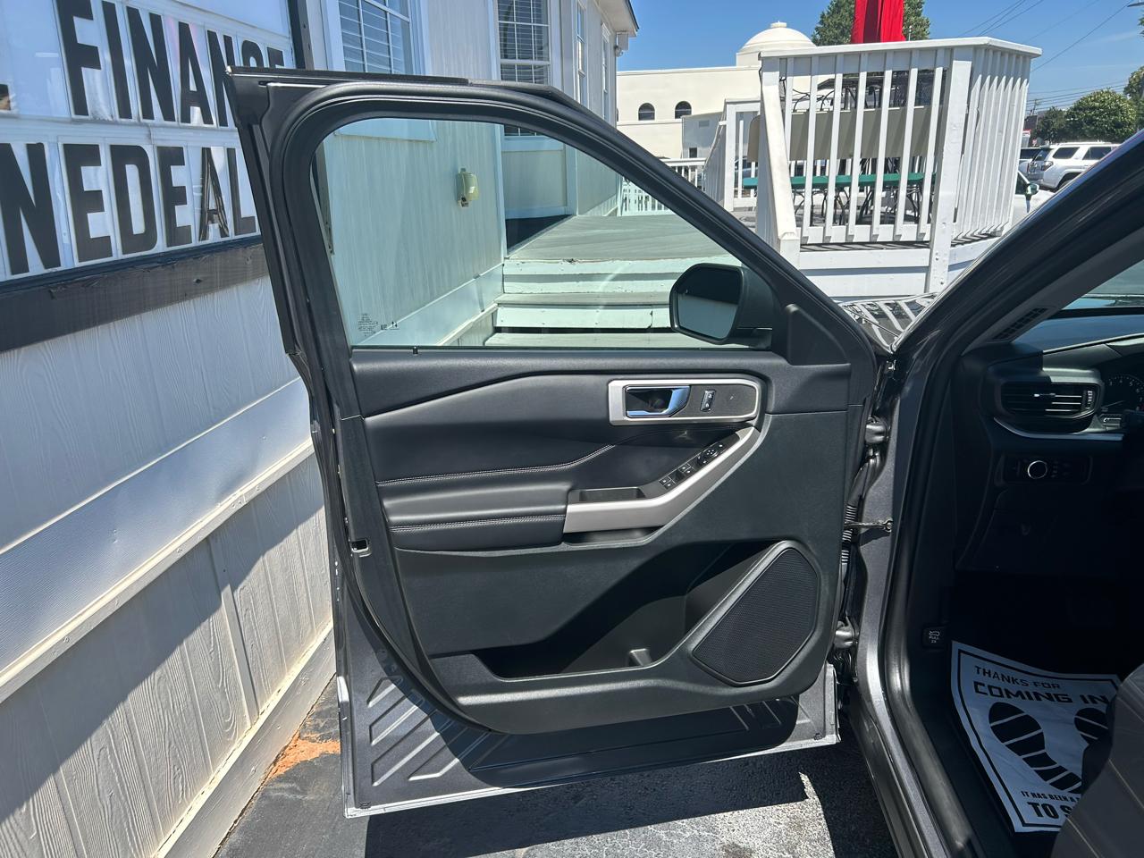 Ford Explorer XLT 2024