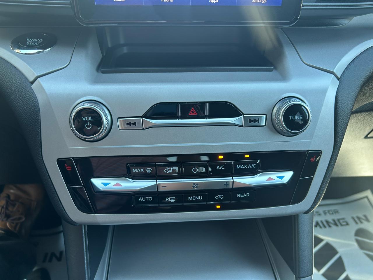 Ford Explorer XLT 2024