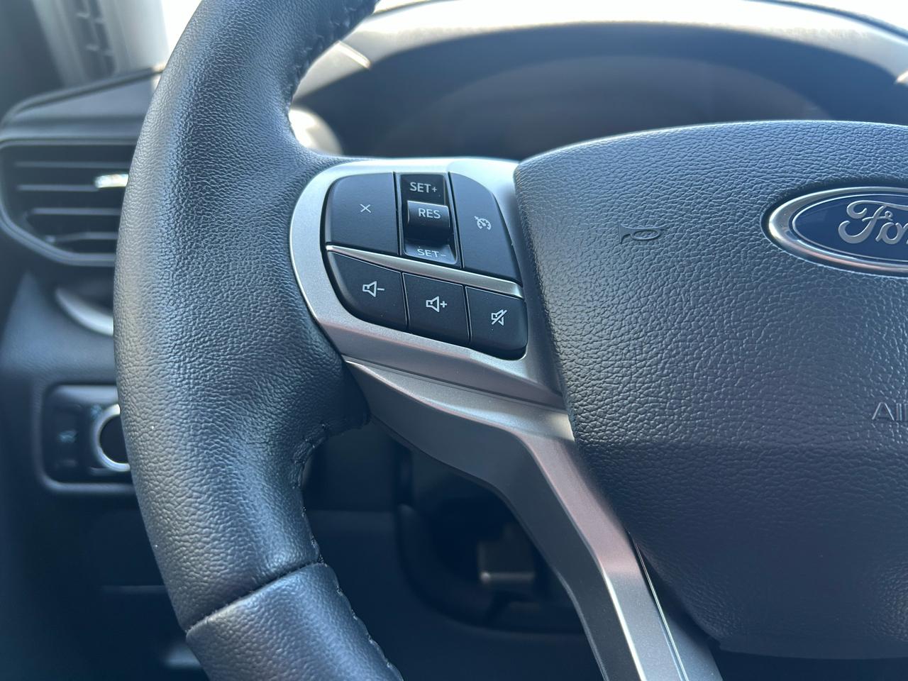 Ford Explorer XLT 2024